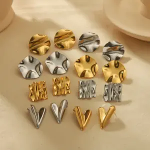 Wholesale PVD Coated Real Gold Plated 18K Gold Quadrilateral Circle Heart Shape 304 Stainless Steel Simple Style Waterproof Non Tarnish Ear Studs