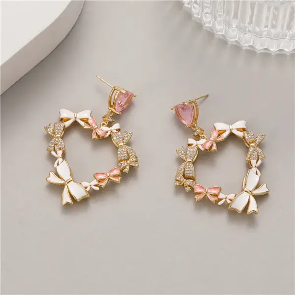 Wholesale Heart Shape Stud Earrings For Women With 925 Sterling Silver Posts, Copper Base, Electroplated Gold Plating, And Rhinestone Inlay