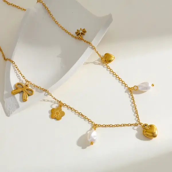 Wholesale Stainless Steel 18K Gold Plated Multi-Pendants Necklace Imitation Pearl Embedded Zircon Heart Sakura Design Casual Romantic Artistic