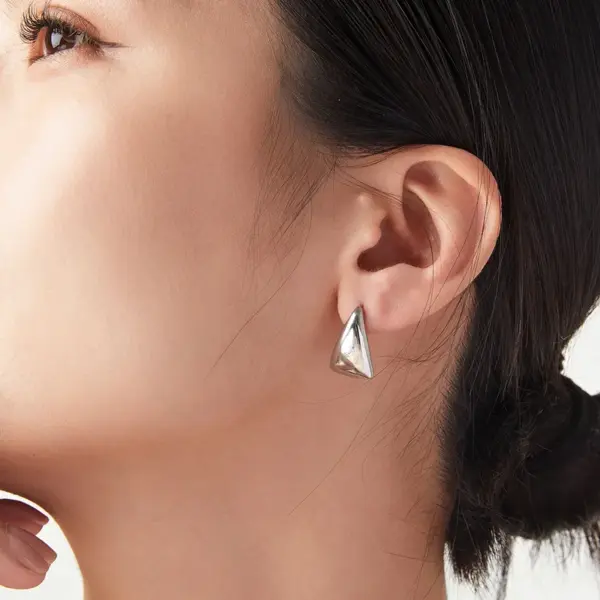 Wholesale 304 Stainless Steel Triangle PVD Coated 18K Real Gold Plated Real Gold Plated 18K Gold Elegant Simple Style Waterproof Non Tarnish Ear Studs
