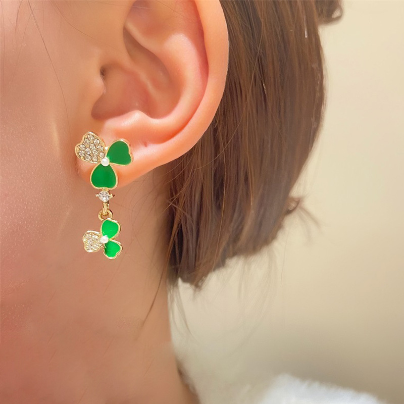 Wholesale European and American Ins Diamond Clover Earrings Fashion Elegant Long Tassel Three-petal Grass Earrings St. Patrick's Day