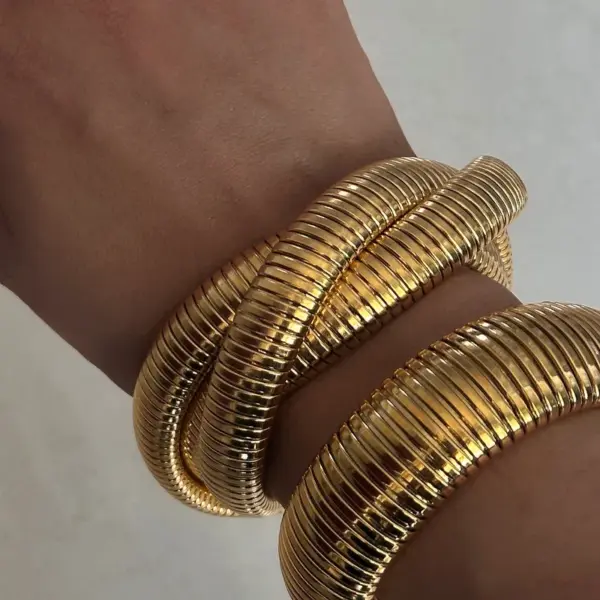 Wholesale Basic Simple Style Solid Color 304 Stainless Steel 18K Gold Plated Bangle In Bulk
