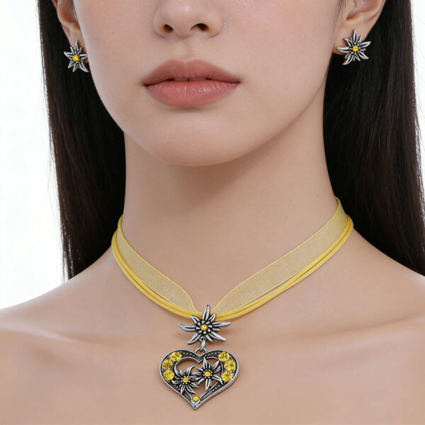 Wholesale Alloy Heart-Shaped Diamond Necklace, Edelweiss Alloy Set Pendant Jewelry