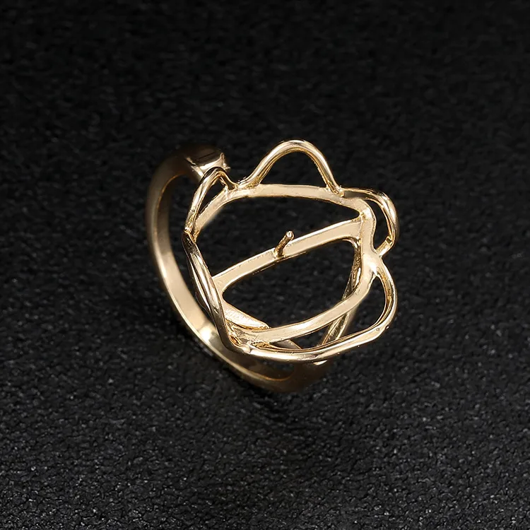Wholesale Women’s Flowers Ring In Copper With Golden Electroplated Finish Featuring Gem Inlay