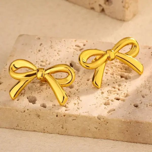 Wholesale 1 Pair Vintage Style Classic Style C Shape Heart Shape Bow Knot Plating 304 Stainless Steel Ear Studs