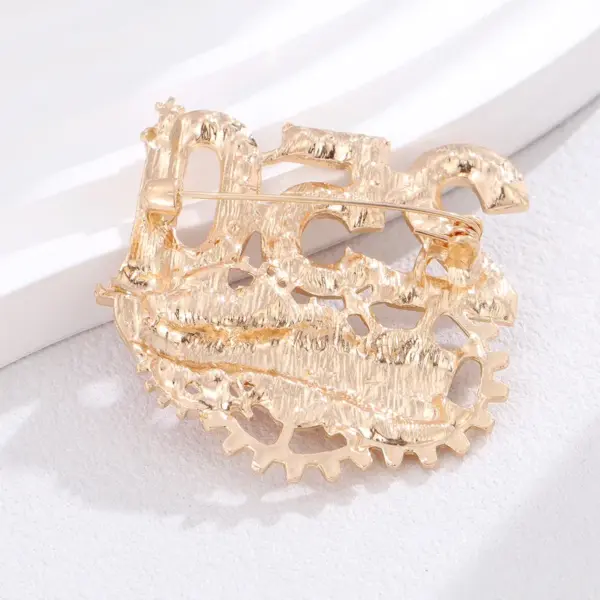Wholesale National Flag Pin Made Of Zinc Alloy Featuring Electroplated Craftsmanship
