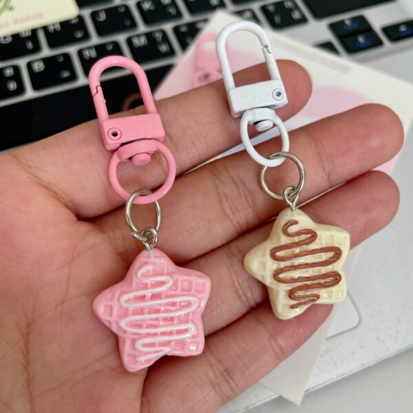 Wholesale Cute Syrup Star Biscuit Resin Keychain for School Bag Gift