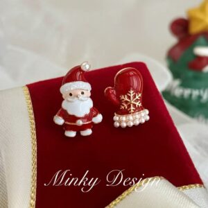 Asymmetrical christmas bracelet
