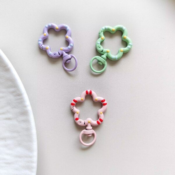 oly-ad3daf7e2da341b6ce566121c6326999 Wholesale Hand-Painted Flower Spring Keychain Zinc Alloy Cartoon DIY Accessory