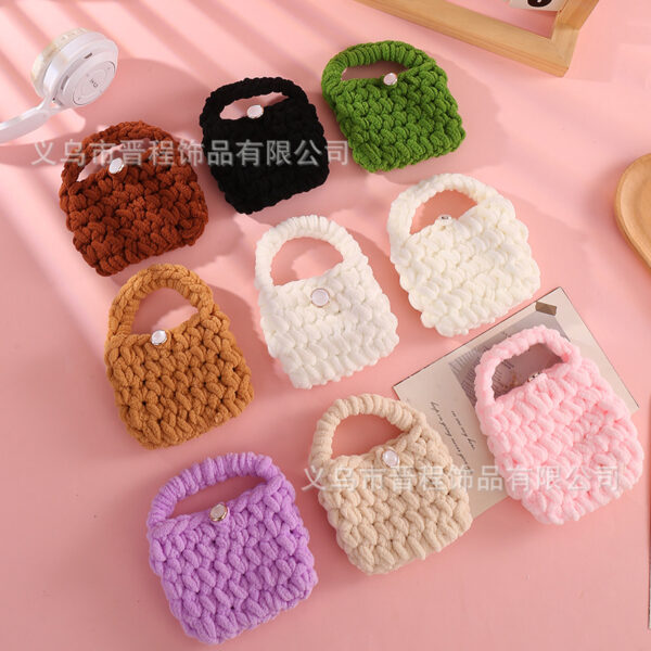 oly-d2fbd73054aeee4271b79262e15ce04f Wholesale Handmade Plush Solid Color Knitted Coin Purse Charm