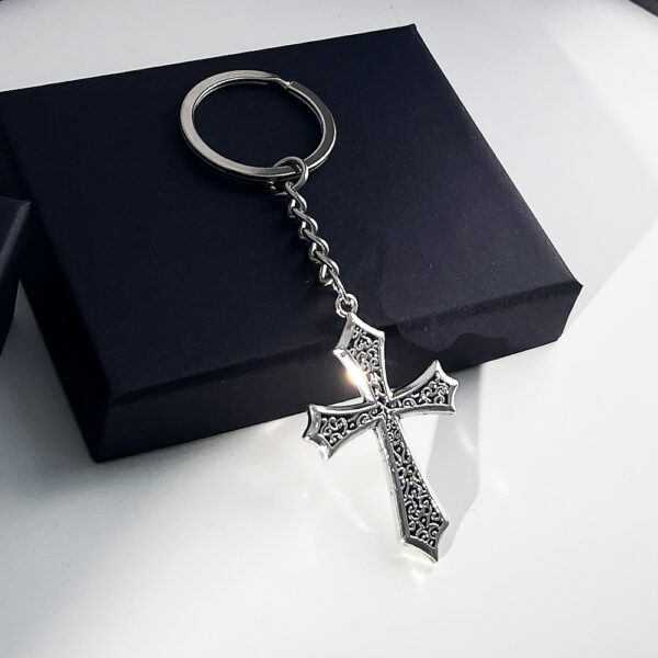 oly-0012eb4b27a66d7452f95968f818e55e Wholesale Vintage European Style Cross Keychain Pendant Zinc Alloy Car Key Bag Charm Boutique Resale Accessory