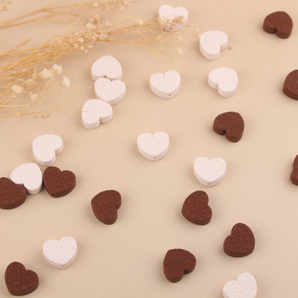 oly-02931203a749c7be9bdbc4c06209a5ac Wholesale Silicone Pacifier Clip Cartoon Heart Print Baby Anti Drop Chain Baby Accessory