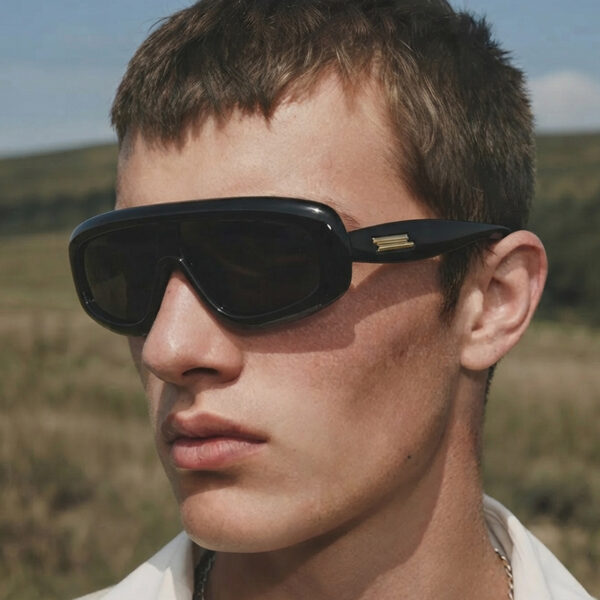 Wholesale Retro Hip Hop Trendy Sunglasses UV400 Protection Black Frame Grey Lens Fashion Accessory Everyday Wear