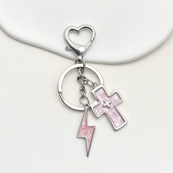 Wholesale Cross Lightning Heart Metal Keychain Pendant Bag Charm Car Accessory Fashion Gift