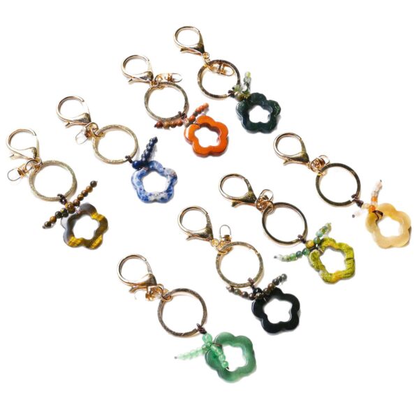 oly-06b2c4143e71e33af6c75f38a98d0fa4 Wholesale Trendy Hand Knitted Natural Stone Flower Keychain Bag Charm