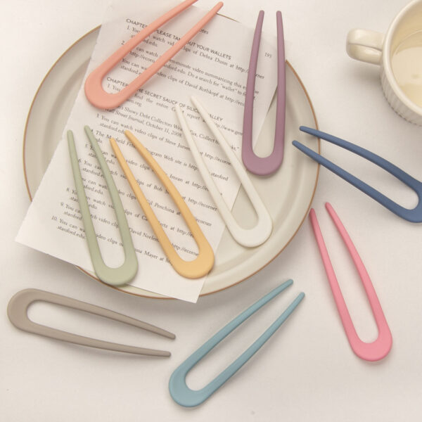 oly-08295d692534fd338b791b5c43a89cb7 Wholesale Plastic Resin Korean Style U-Shaped Hairpin Hair Accessory for Women Everyday Styling Gift