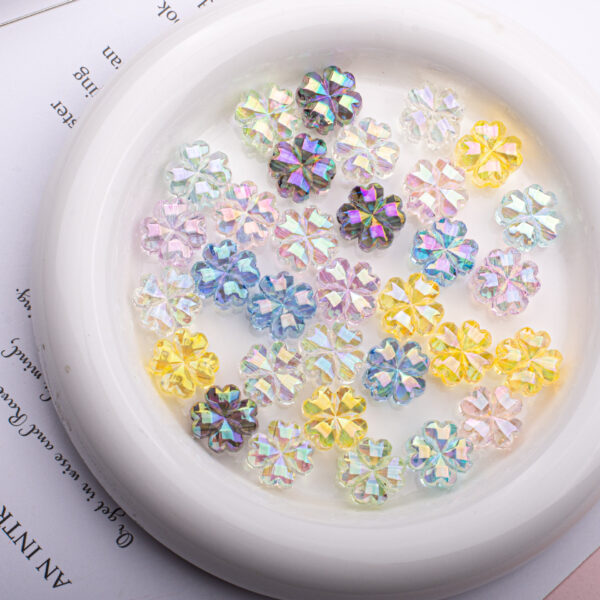 oly-0b1c5fc8cd08b652ee1b295d8b07a8e2 Wholesale Electroplated Acrylic Clover Loose Beads for DIY Phone Chains Car Hanging Decorative Accessory