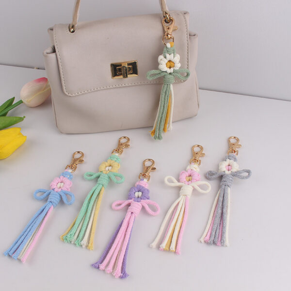 oly-0b30c30780de04c9d759f4578797dfa7 Wholesale Handwoven Cotton Rope Flower Keychain Gift Boutique Resale Accessory