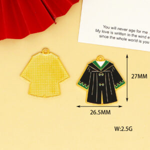 8 green school uniforms / Y