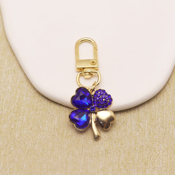 Wholesale Trendy Four Leaf Clover Rhinestone Keychain Pendant Zinc Alloy Bag Charm
