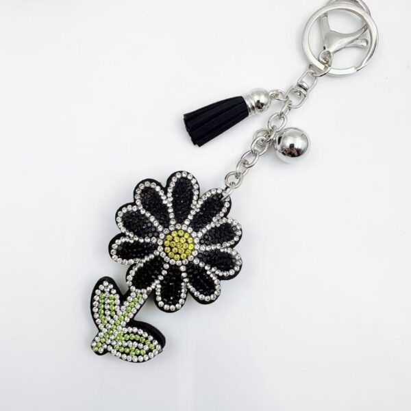 oly-0fa74e4498b3fce35ee8fcb2f17d5f11 Wholesale Rhinestone Flower Keychain Tassel Pendant Wedding Gift Car Key Accessory