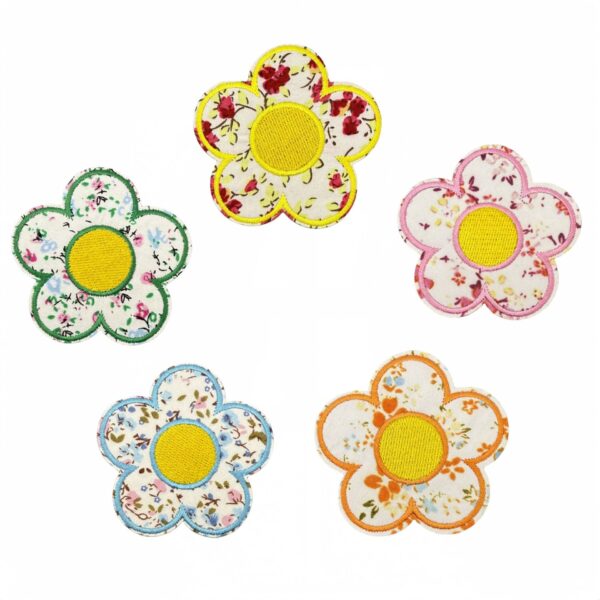 Wholesale Floral Heart Embroidered Patches Self-Adhesive Fashion Accessory for Party Gift