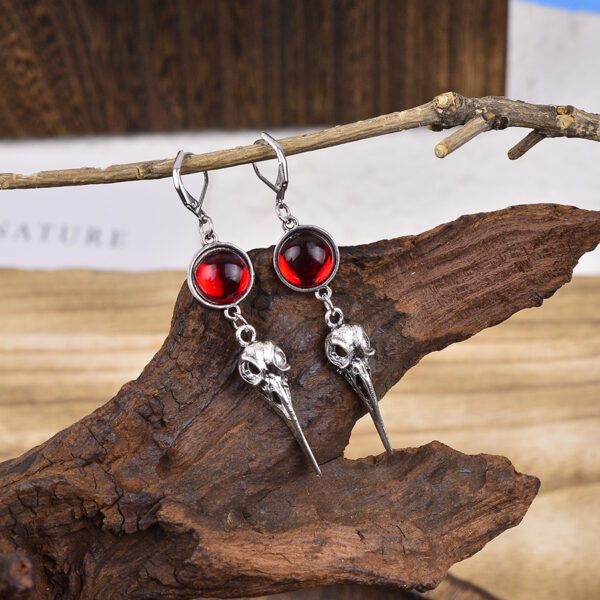 oly-13bb7de23bd8bd7220b61917be57d7ad Wholesale Antique Silver Zinc Alloy Geometric Crow Pendant Earrings Fashion Accessory