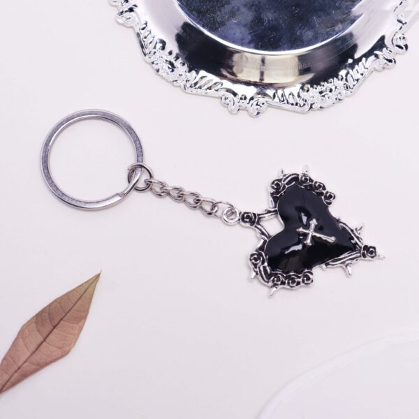 oly-13c58b7ea434c67ea72760c8139f4d2e Wholesale Gothic Red Heart Thorn Keychain Pendant for Bag, Car Key Decorative Accessory