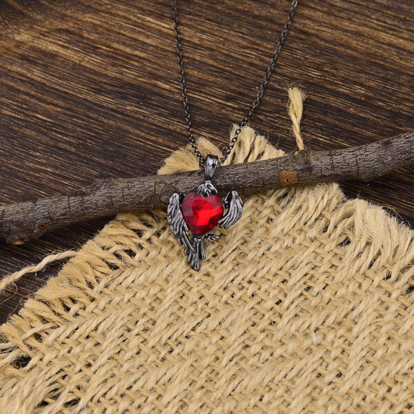 oly-143969778ba5daf604e97e164632f501 Wholesale Vintage Dark Raven Ruby Heart Pendant Necklace and Ring Set Zinc Alloy Fashion Accessory for Resale