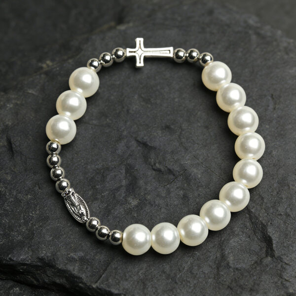 oly-1602a75e24688535e8032fe3788a4fe9 Wholesale Glass Pearl Stretch Bracelet Vintage Cross Design 10mm Zinc Alloy Jewelry Accessory for Women