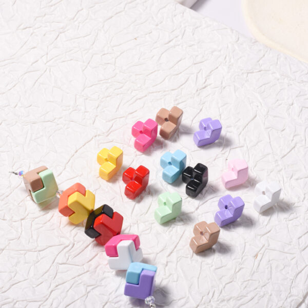 oly-168b9a3ed2c1a3574998ff965baf395c Wholesale Acrylic Puzzle Beads Mixed Color Flower Pattern for DIY Phone Chain Bag Charm Decorative Accessory