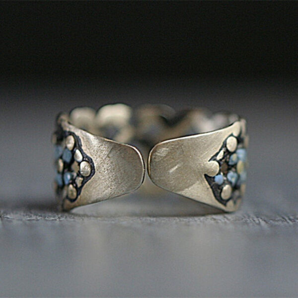 Wholesale Vintage Blue Twisted Roman Ring - Alloy Electroplated Jewelry Accessory for Everyday Wear or Gift