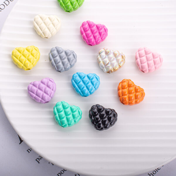 oly-1b28f22623eca2390a111ec287f1c834 Wholesale Heart Cutout Grid Acrylic Beads Trendy DIY Jewelry Making Kit Fashion Accessory Gift for Resale