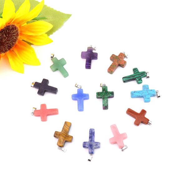 Wholesale Handmade Yellow Aventurine Heart Crystal Pendant Cross Chain Jewelry Boutique Resale