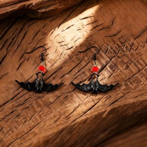 A pair of black bat pendant ear hooks