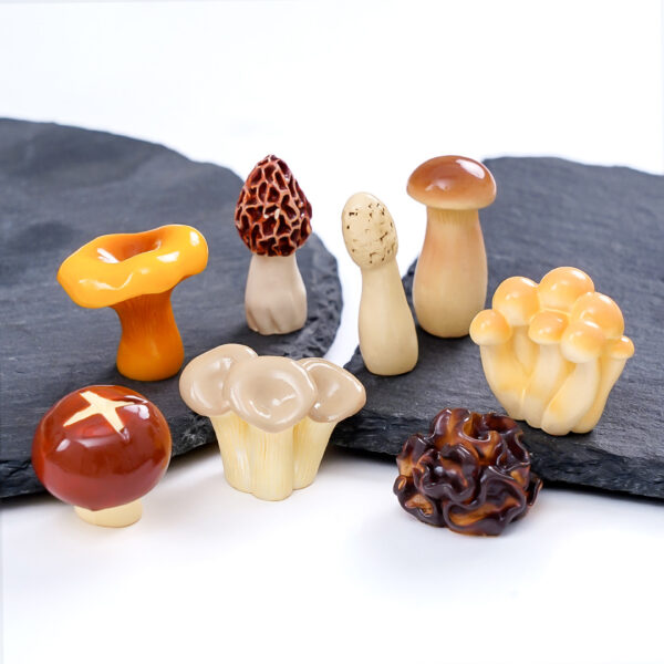 oly-1c58e6107fd1129343499d74d0ffd4b2 Wholesale Cartoon Resin Mushroom Miniature Decorative Accent for Desk Car DIY Accessory
