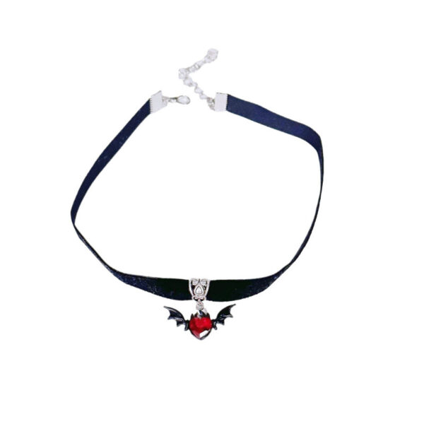 Wholesale Iron Alloy Gothic Bat Wing Pendant Necklace Halloween Jewelry Accessory for Women