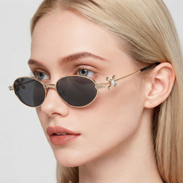 Wholesale Oval Frame Sunglasses Gold Tone Trendy Fashion Accessory Gift Boutique