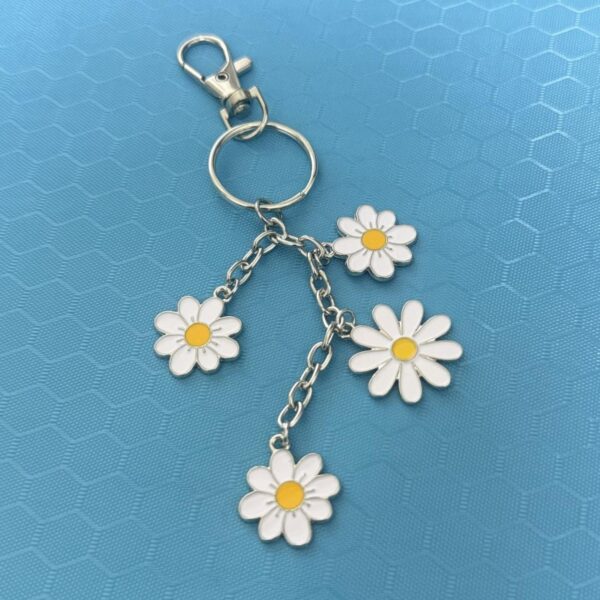 Wholesale Pastoral Floral Alloy Keychain Pendant Decorative Accessory Gift