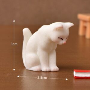 No. 8 bowing white cat / Realistic kitten series