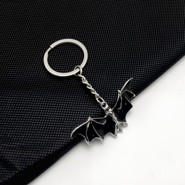 Wholesale Black Zinc Alloy Bat Keychain Halloween Car Key Accessory