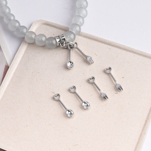 oly-205cd70cb327211a406c09f682c9e87e Wholesale Heart Shaped Spoon and Fork Pendant Alloy Baked Paint DIY Phone Chain Accessory