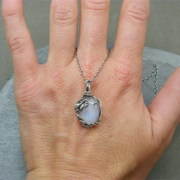 Wholesale Vintage Moonstone Drop Necklace Alloy Water Wave Chain Wedding Jewelry Gift
