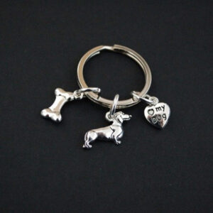 Wholesale Alloy Dachshund Heart Bone Keychain Stylish Dog Keychain for Car Keys or Bag Charm Boutique Resale