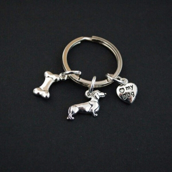 Wholesale Alloy Dachshund Heart Bone Keychain Stylish Dog Keychain for Car Keys or Bag Charm Boutique Resale