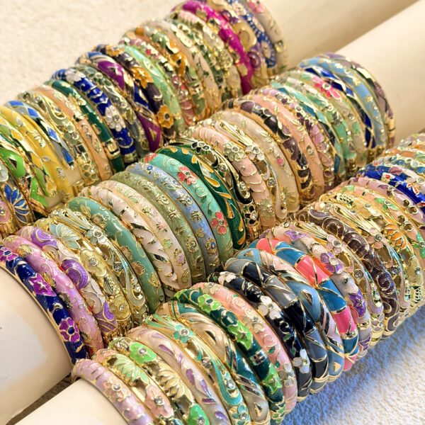 oly-22466a85f3e3c6e9dfde2c71d6df6800 Wholesale Trendy Floral Enamel Open Bracelet Alloy Electroplated Rhinestone Jewelry Accessory Gift