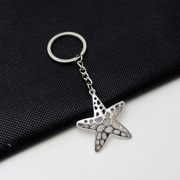 Wholesale Zinc Alloy Vintage Silver Starfish Keychain Trendy Car Key Accessory or Bag Charm
