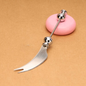 Stainless steel fine tooth cheese knife / Silver