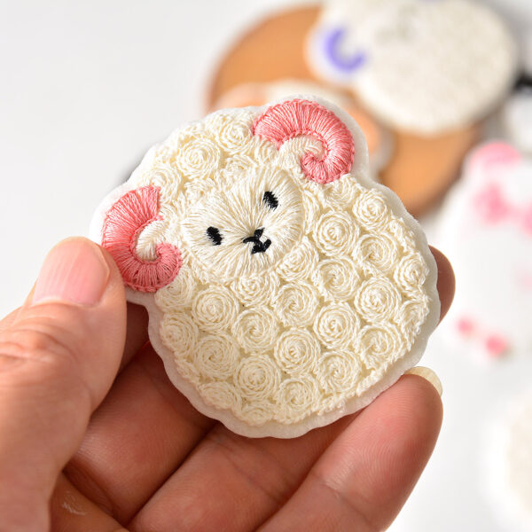 oly-2882c3c64c6de07dc18043635407fe95 Wholesale Cute Sheep Embroidery Patch DIY Towel Decoration Fashion Accessory