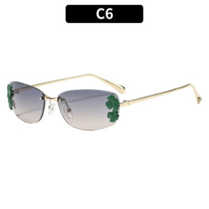 C6-Grayish-yellow flakes